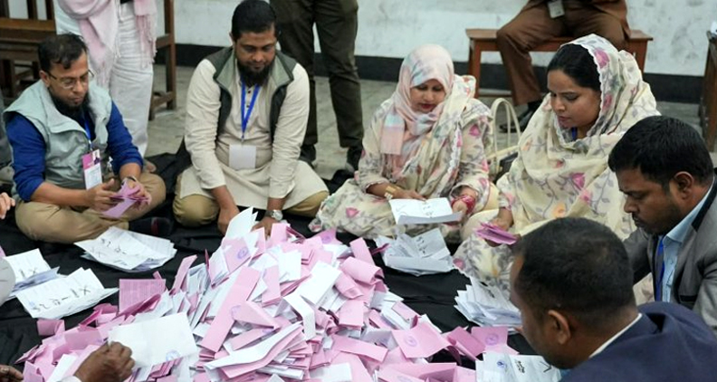 ভোটগ্রহণের সময় শেষে চলছে গণনা